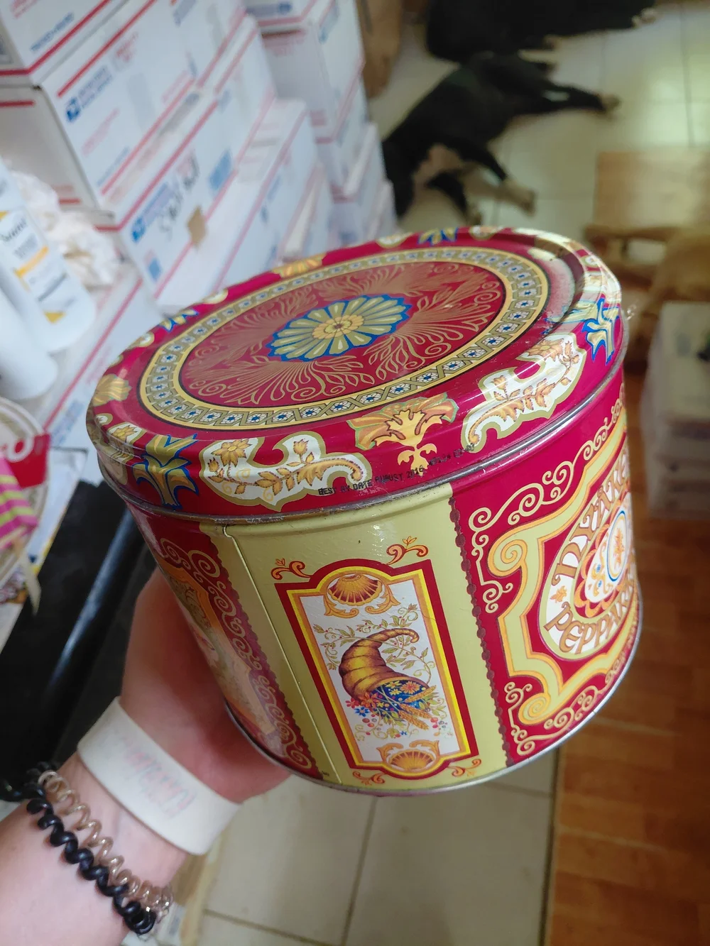 vintage Nyåkers Pepparkakor decorative tin. has some rust inside